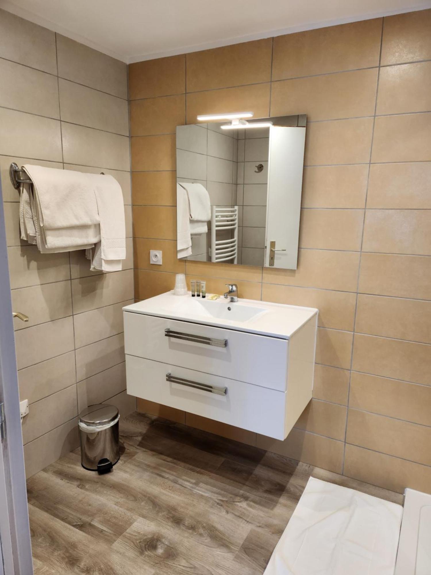 Hotel Des Negociants ラマストル エクステリア 写真